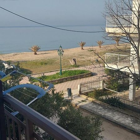 Seaside Studios Paralia Dionysiou Exterior foto