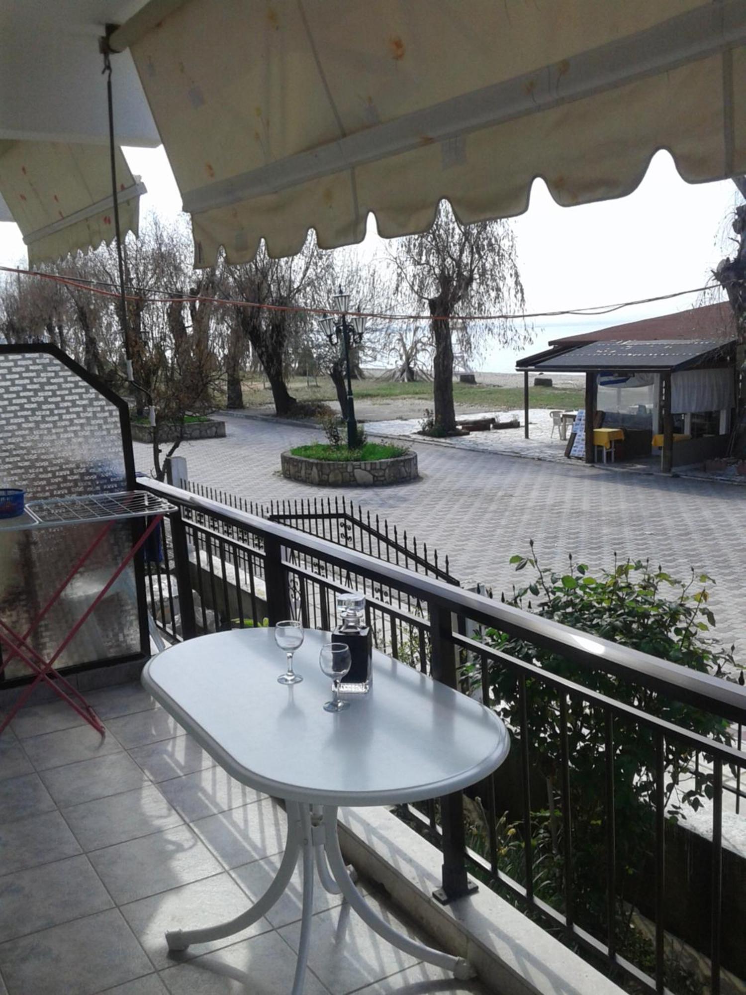 Seaside Studios Paralia Dionysiou Exterior foto